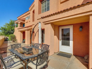Walk to Rotary Park: LHC Condo w/ Private Patio