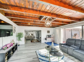South Central Los Angeles Home w/ Patio