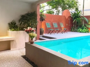 Beihai Whale Hunting Homestay