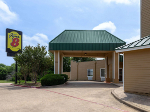Super 8 by Wyndham Garland/Rowlett/East Dallas Area