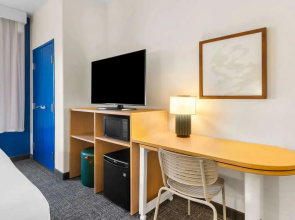 Spark by Hilton Pearland (H)