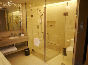 Ramada Plaza Shenzhen North