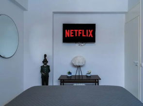 Cosy & Central Larnaca Suite