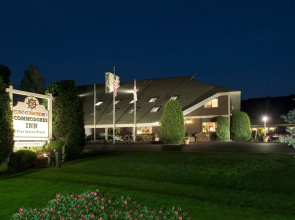 Commodores Inn