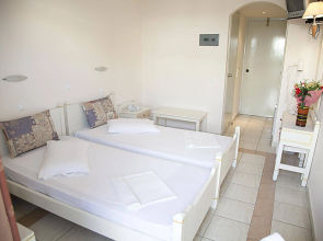 Theonia Hotel