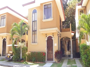 Arrecifes Condominium