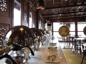 True Siam Rangnam Hotel