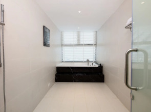 Maple Hotel & Apartment