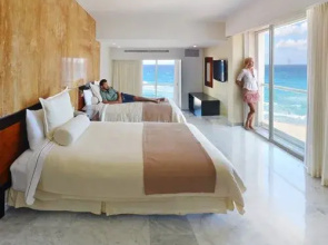 Sunset Royal Beach Resort-4 Nights, Cancún, Mexico