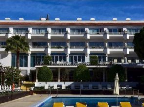 Aqualuz Lagos One Bedroom Apartment Pool View