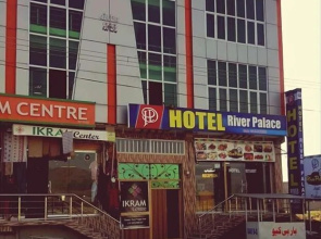 River Palace Hotel