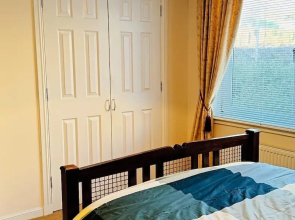 Apartment-2br-parking-walk to Town-near Beach-wifi