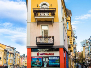 1BD Apartment with a Cute Balcony in Kapana