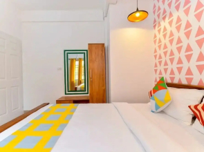 White House by OYO Rooms