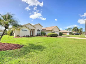Pool & Fenced Yard: Sebring Retreat