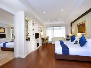 Отель Centre Point Silom