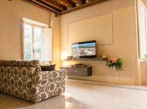 Noble Floor Luxury Apartments Gina