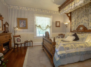 The Dickey House Bed & Breakfast