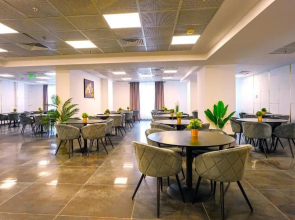 Sir Fundeni Hotel