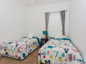 Trendy Townhome at Coral Cay CC2316