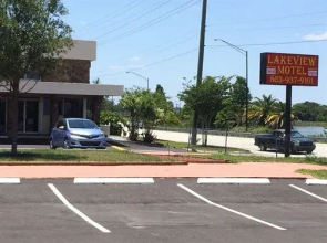 Lakeview Motel