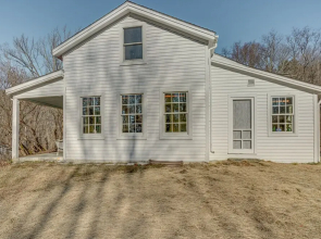 Cozy Berkshires Cottage w/ 11 Private Acres!