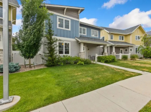 Spacious Home Near River – King Bd, Patio & Garage