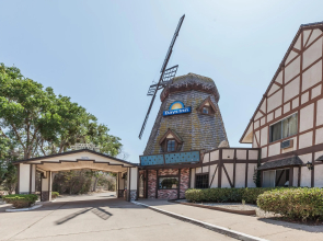 Sideways Inn