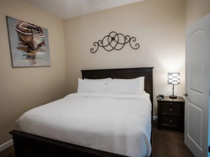 1 Bedroom Lake View Villa - Unit 302