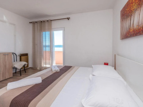 Beautiful Apartment in Nevidane With 2 Bedrooms and Wifi