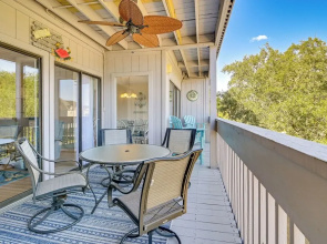 Walk to Beach: Gem w/ Balcony in Sea Grove Resort