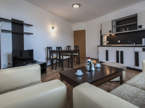 Grand Royale Apartment Complex & Spa
