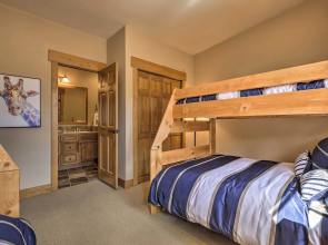 Keystone Condo on Golf Course w/ Mountain View