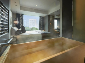 Hotel New Otani Tokyo, The Main