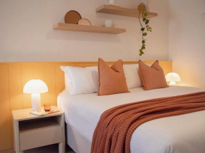 Sunnymead Hotel