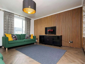 3 Bed House-free Parking