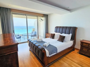 Beachfront Seaview Lux Penthouse