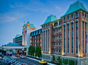 Crowne Plaza Louisville Airport Expo Ctr by IHG