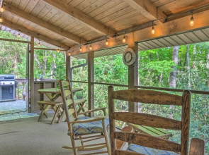 Beautiful Connestee Falls Home w/ Porch in Brevard