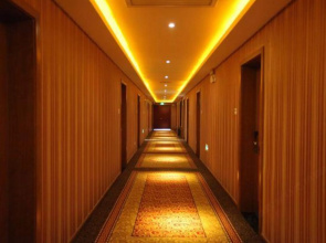 Rome Holiday Business Hotel (World Trade Center)