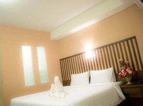 Collection O JA Siam City