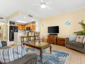 Luxury Condo w/ Huge Private Balcony on Lake Bryan