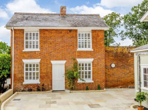 Toppesfield Hall Luxury Cottage With Hot Tub