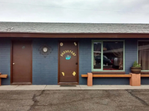 Adobe Sands Motel