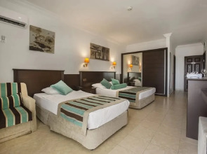 Kleopatra Royal Palm Hotel