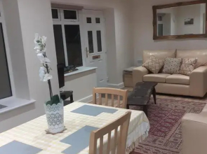 Station Retreat 6B Comberton Terrace