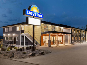 Days Inn by Wyndham 100 Mile House