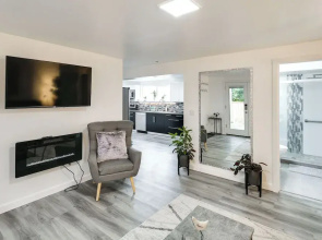 Patio & Grill: Dog-friendly Redmond Getaway!