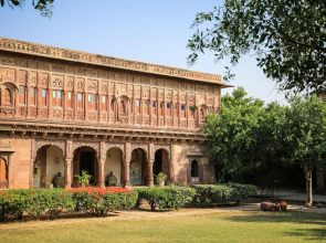 Chandelao Garh Hotel