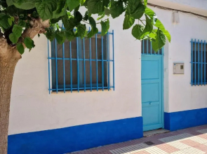 House With Exclusive Pool and Garden 7 min Walk From the Beach and the Center